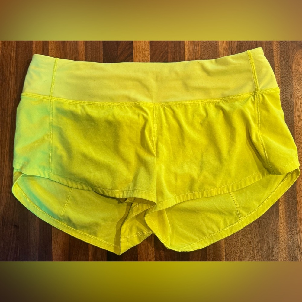 Lululemon Speed Up LR Low-Rise Short 2.5" Highlight Yellow Size 6